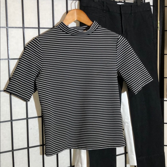 Divided Tops - Divided striped top. Size M